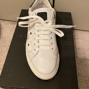 New Court Low Top Sneakers